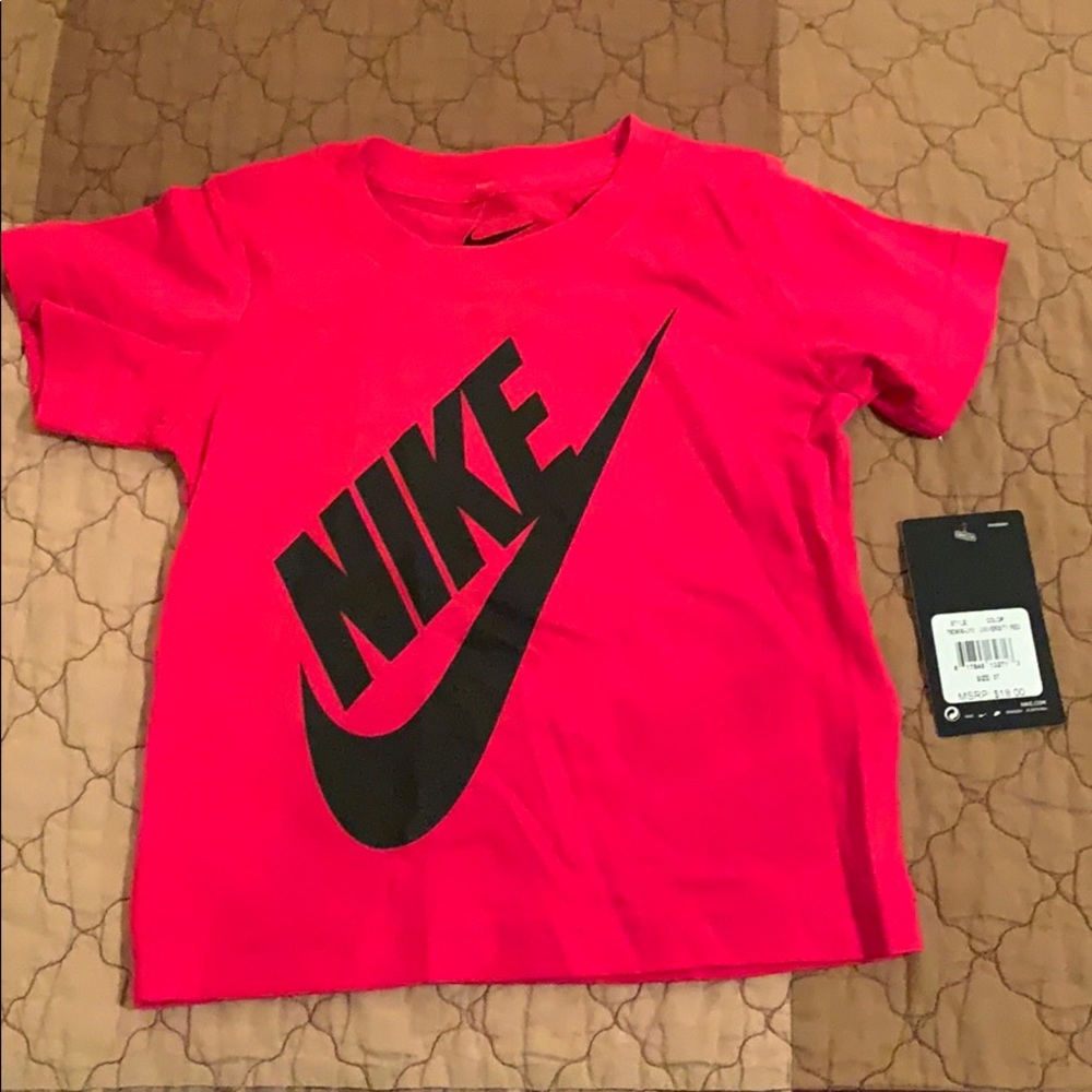 NWT Nike tee shirt